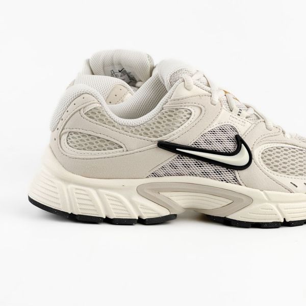 Кроссовки женские Nike W V5 Rnr (II6294-100), 38.5, OFC, 20% - 30%, 1-2 дня