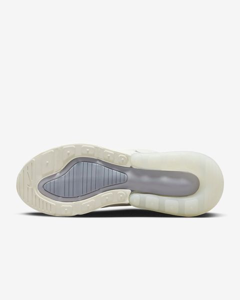 Кросівки жіночі Nike Air Max 270 (FB2934-100), 39, WHS, 30% - 40%, 1-2 дні