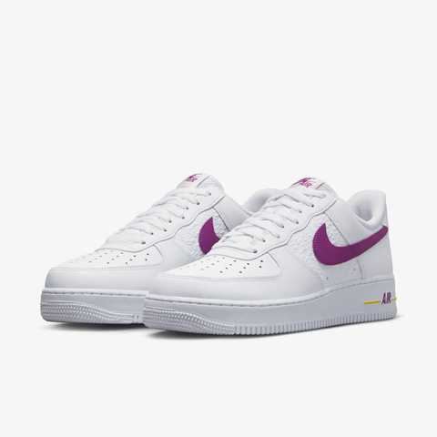 

Кросівки чоловічі Nike Air Force 1 07 (FJ4209-100)