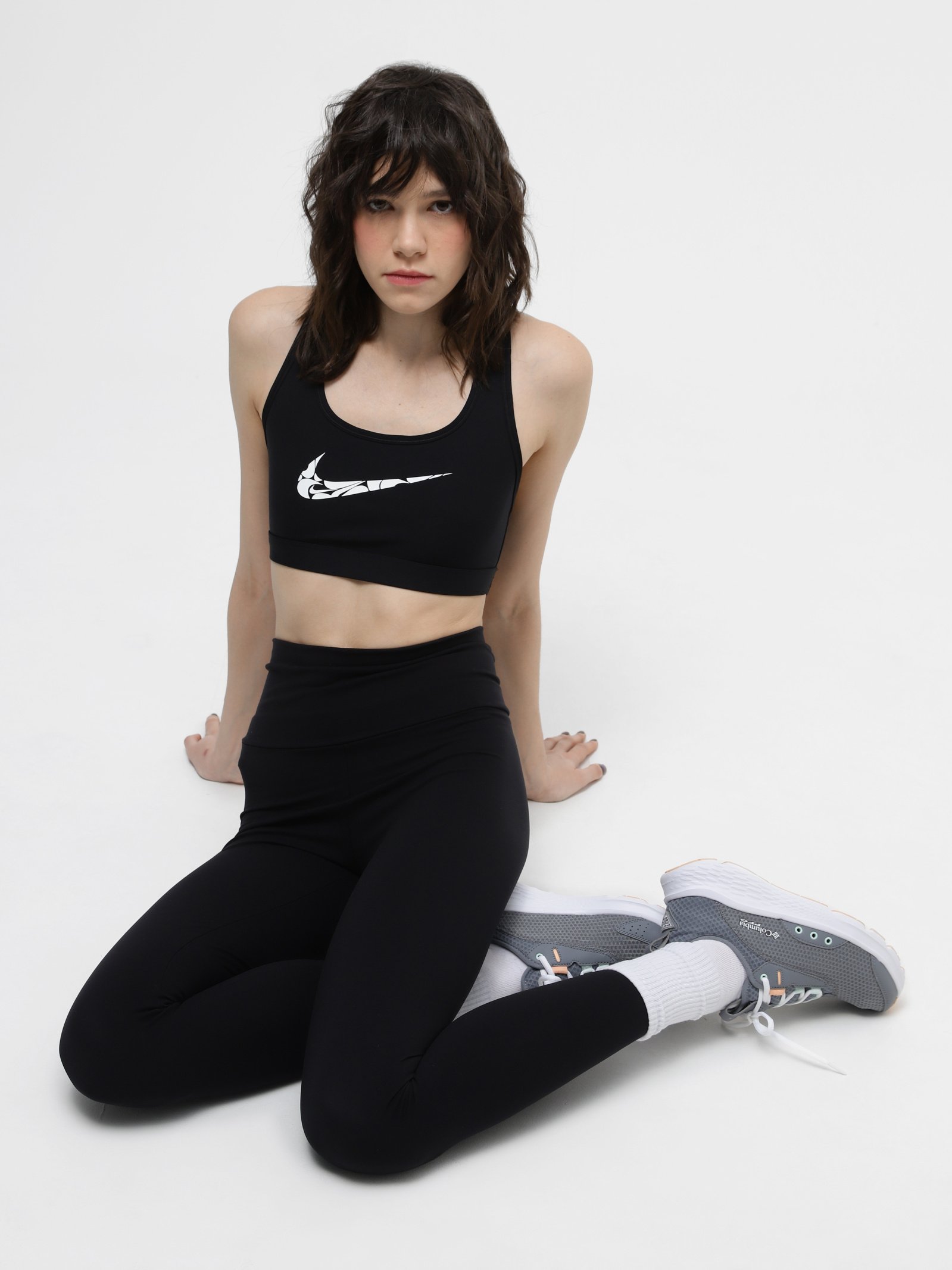 

Спортивний топ жіночий Nike Swsh Ls Hbr (FN2898-010)