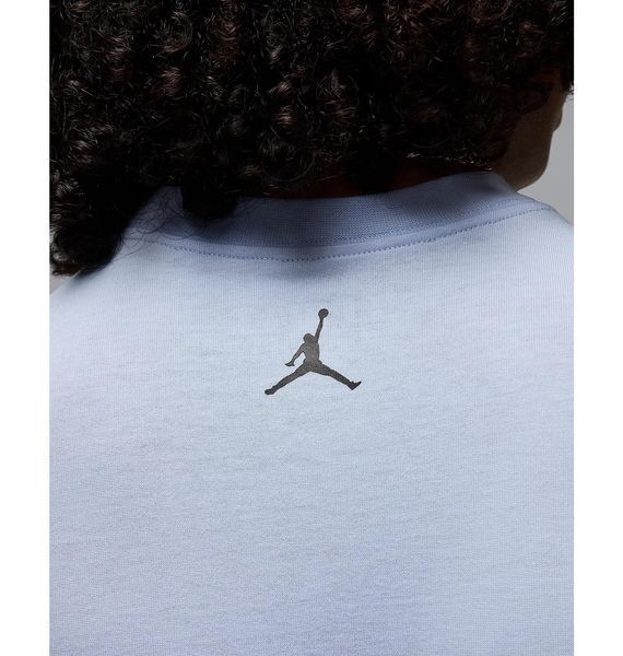 Футболка чоловіча Jordan Brand Sneaker Patch (HJ2326-407), L, OFC, < 10%, 1-2 дні