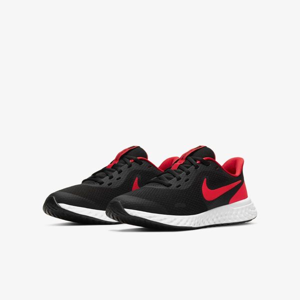 Кросівки підліткові Nike Revolution 5 (Gs) (BQ5671-017), 40, WHS