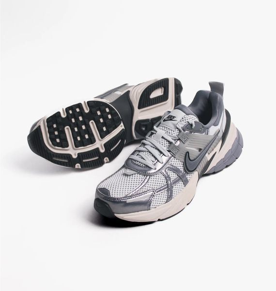 Кросівки для бігу жіночі Nike V2k Run (FD0736-003), 38, WHS, 30% - 40%, 1-2 дні