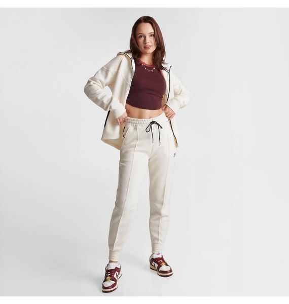 Брюки женские Nike W Nsw Tech Fleece Mr Jggr (FB8330-110), XS, OFC, > 50%, 1-2 дня