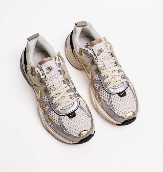 Кроссовки женские Nike V2k Run (HJ7245-100), 38, OFC, 10% - 20%, 1-2 дня