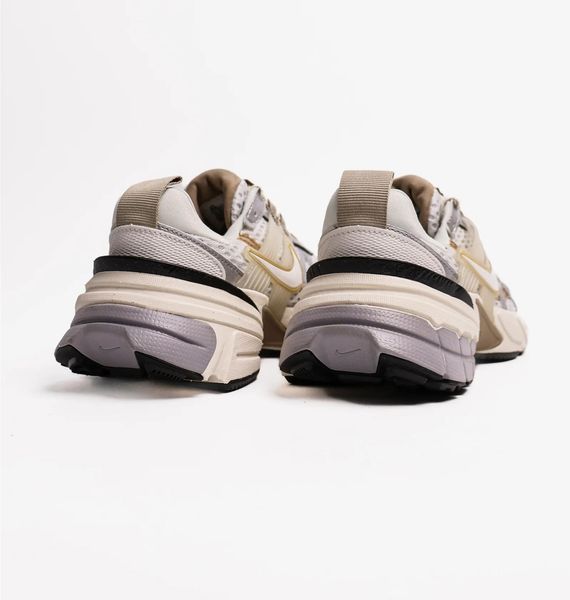 Кроссовки женские Nike V2k Run (HJ7245-100), 38, OFC, 10% - 20%, 1-2 дня
