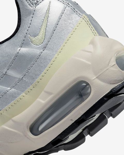 Кросівки жіночі Nike Air Max 95 (FD0798-001), 37.5, WHS, 40% - 50%, 1-2 дні