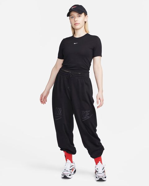 Футболка жіноча Nike Sportswear Essential Slim-Fit Crop T-Shirt (FB2873-010), L, WHS, 40% - 50%, 1-2 дні