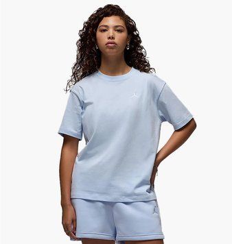 Футболка жіноча Nike Essentials (FN4500-407), S, OFC, < 10%, 1-2 дні