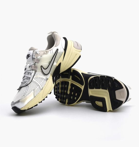 Кросівки жіночі Nike Wmns V2k Run (FD0736-100), 36.5, OFC, 30% - 40%, 1-2 дні
