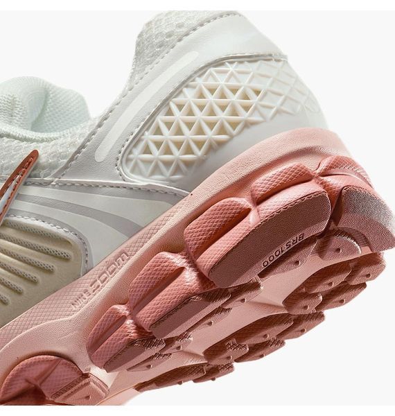 Кроссовки женские Nike Wmns Zoom Vomero 5 (FJ2028-002), 36.5, OFC, < 10%, 1-2 дня