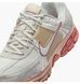 Фотография Кроссовки женские Nike Wmns Zoom Vomero 5 (FJ2028-002) 2 из 12 | SPORTKINGDOM