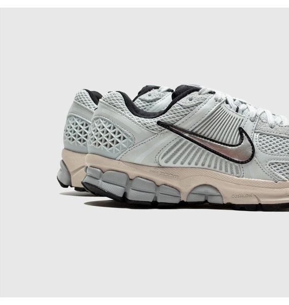 Кроссовки женские Nike Wmns Zoom Vomero 5 White (FN6742-002), 40.5, OFC, 20% - 30%, 1-2 дня
