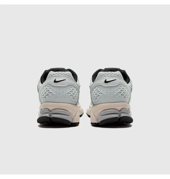 Кроссовки женские Nike Wmns Zoom Vomero 5 White (FN6742-002), 40.5, OFC, 20% - 30%, 1-2 дня
