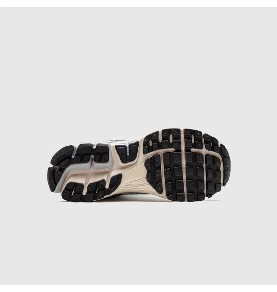 Кроссовки женские Nike Wmns Zoom Vomero 5 White (FN6742-002), 40.5, OFC, 20% - 30%, 1-2 дня