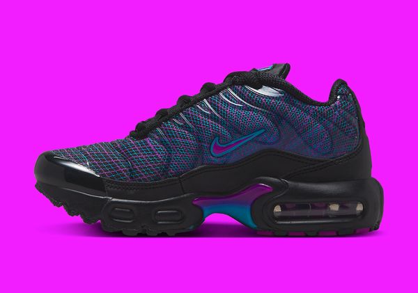 Кросівки жіночі Nike Air Max Plus Gs (FB8027-001), 38.5, WHS, 10% - 20%, 1-2 дні