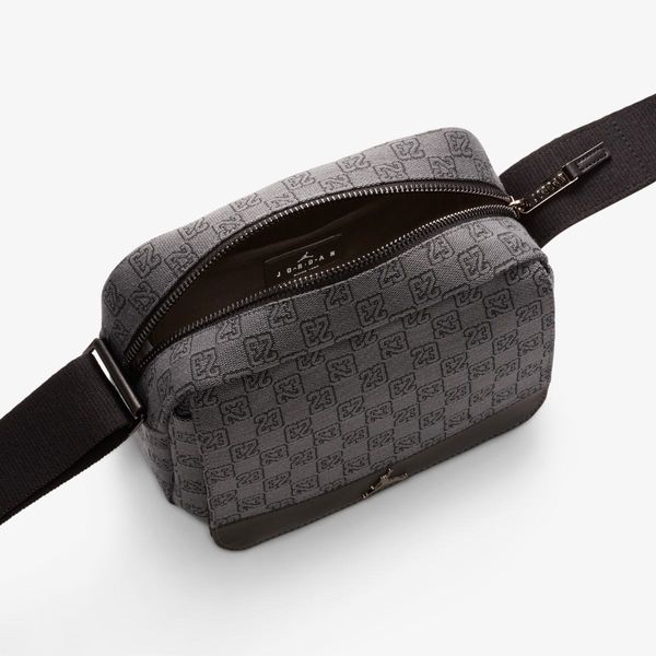 Сумка через плечо Nike Monogram Mini Messenger Bag (MA0760-G9Q), One Size, WHS, 10% - 20%, 1-2 дня