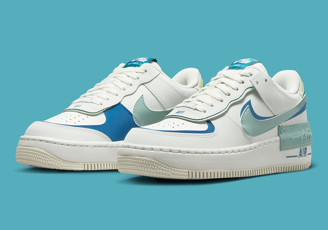 

Кросівки жіночі Nike Air Force 1 Shadow Features (DZ1847-101)