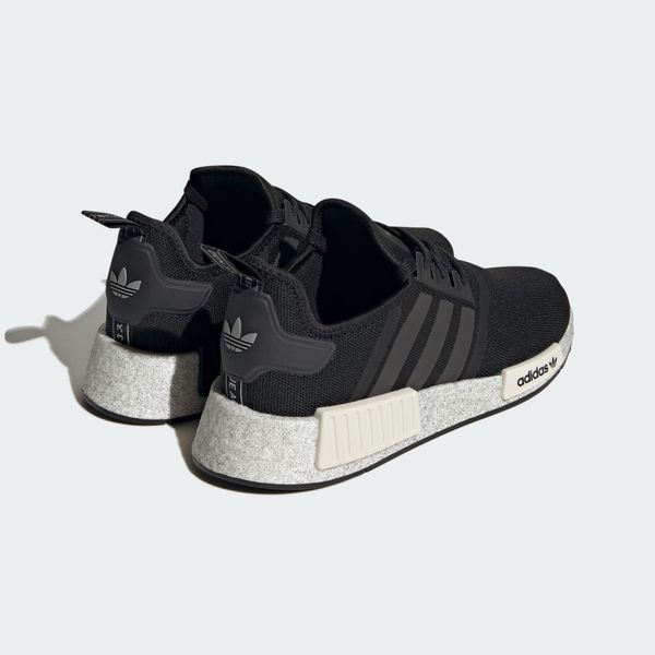 Кроссовки мужские Adidas Nmd_R1 (IE7345), 44, WHS, 10% - 20%, 1-2 дня