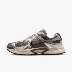 Кросівки чоловічі Nike V5 Rnr (HJ5228-009), 41, OFC, 20% - 30%, 1-2 дні