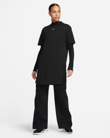 Спортивный костюм женской Nike Sportswear Essential Women's Short-Sleeve T-Shirt (DV7882-010), L, WHS, 20% - 30%, 1-2 дня