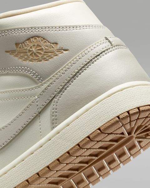 Кросівки жіночі Jordan Air 1 Mid (BQ6472-118), 37.5, WHS, 1-2 дні