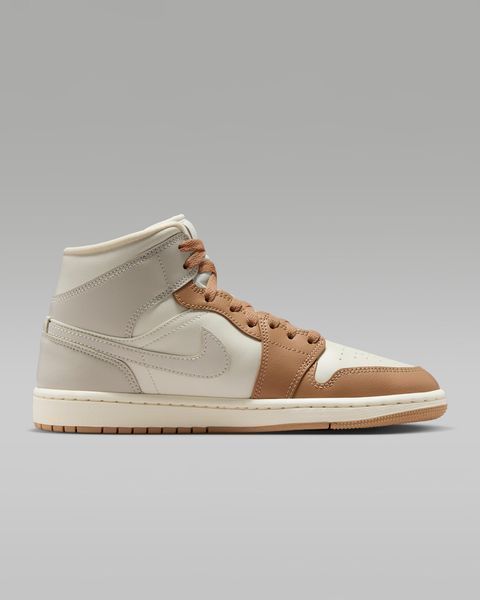 Кросівки жіночі Jordan Air 1 Mid (BQ6472-118), 37.5, WHS, 1-2 дні